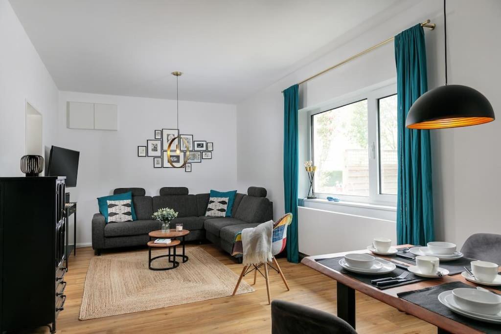 Charmantes Townhaus Mit Garten, W-lan&netflix * Potsdam